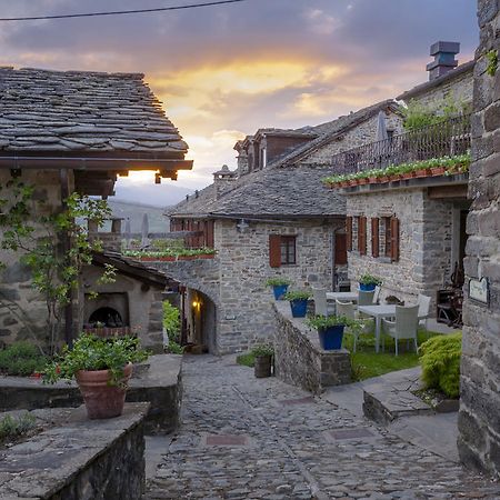 Albareto  Borgo Casaleゲストハウス エクステリア 写真