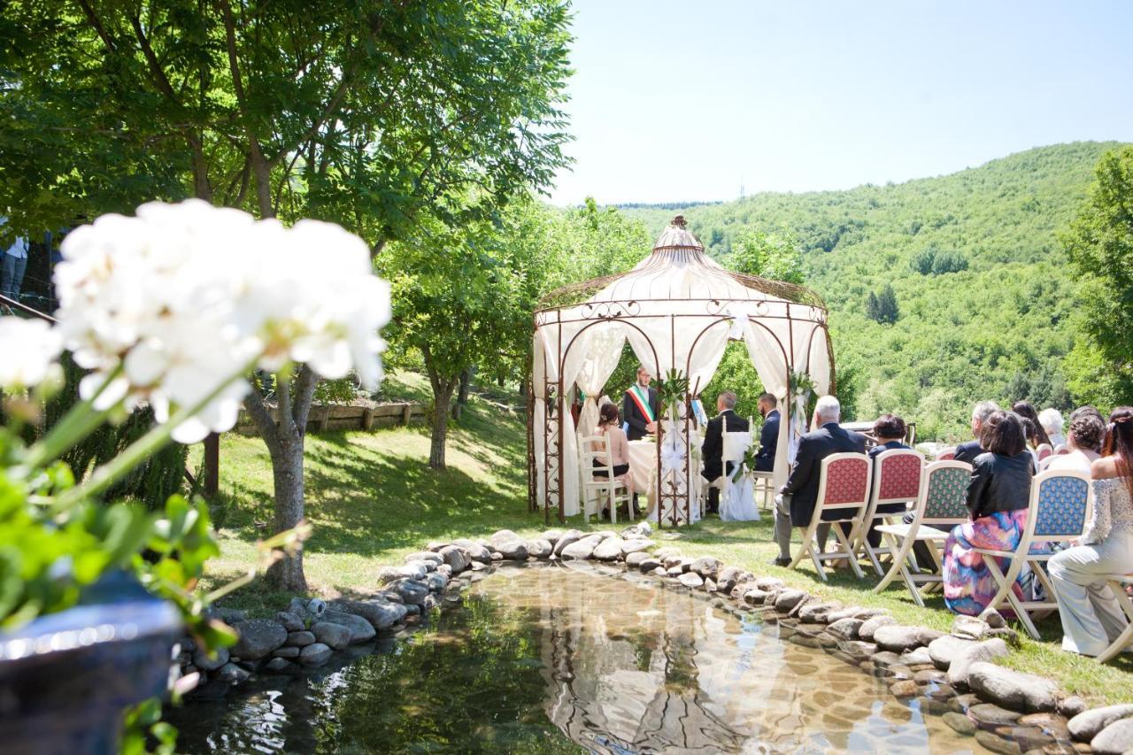 Albareto  Borgo Casaleゲストハウス エクステリア 写真