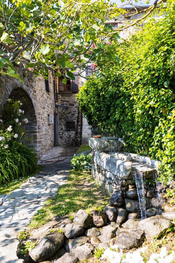 Albareto  Borgo Casaleゲストハウス エクステリア 写真