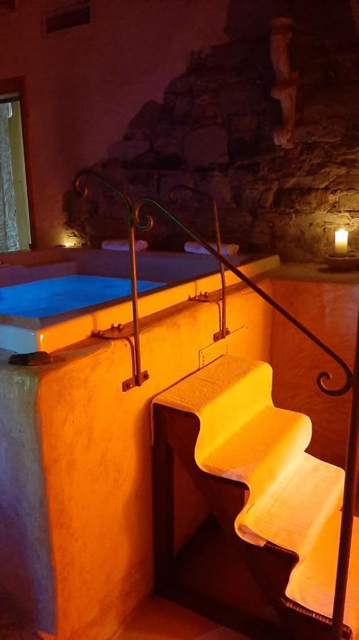 Albareto  Borgo Casaleゲストハウス エクステリア 写真