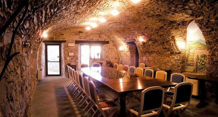 Albareto  Borgo Casaleゲストハウス エクステリア 写真