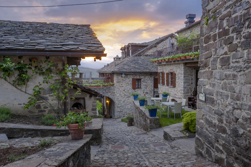Albareto  Borgo Casaleゲストハウス エクステリア 写真